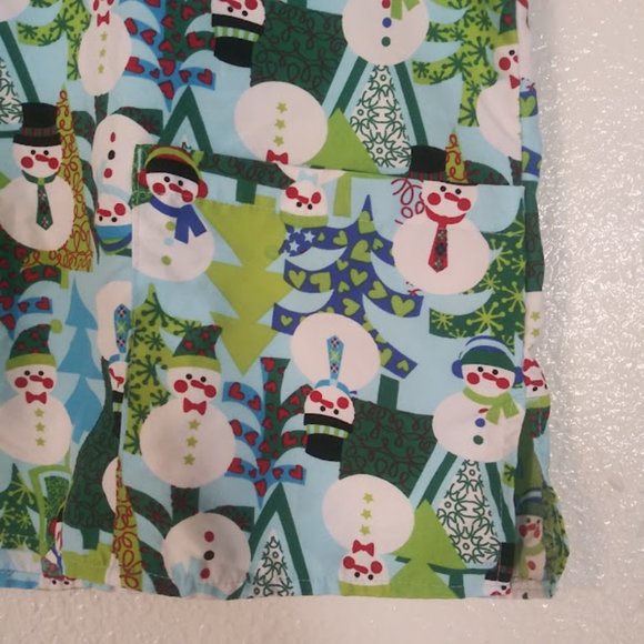 Serene Uniforms, women's Medium Christmas decorated scrub top - Picture 2 of 10